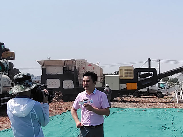 河南許昌200t/h履帶式建筑垃圾破碎站順利投產(chǎn)